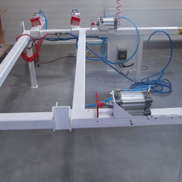 Mööblitootmise puitraamide koosterakis