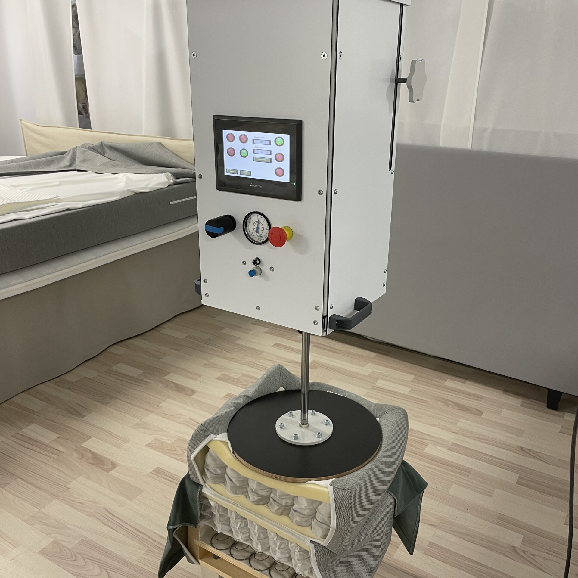 Mööblitoodete ja madratsi tester