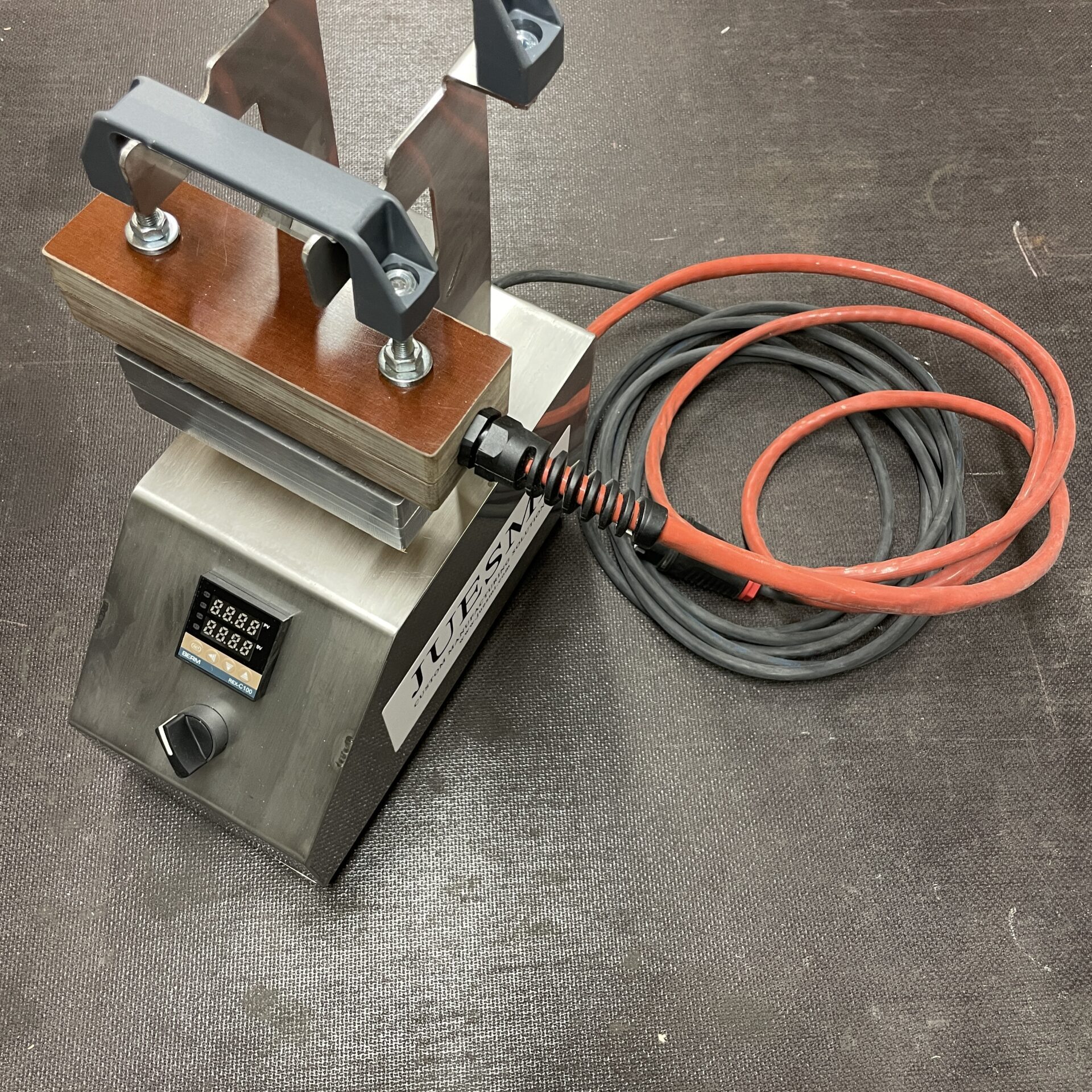 Welder for termoplastics